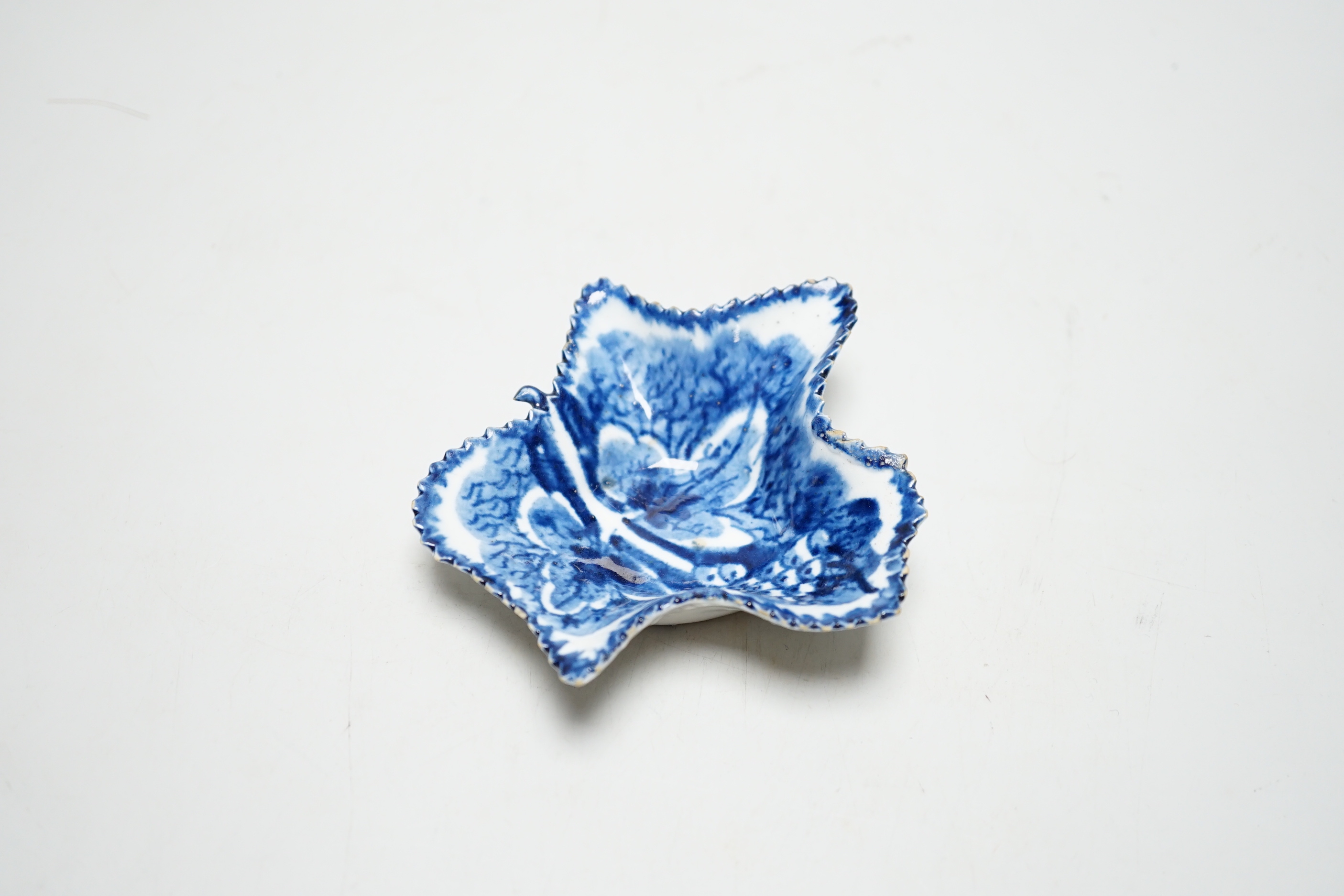 A Bow leaf shape pickle dish, c.1770